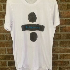 - Ed Sheeran unisex Divide Tour cotton concert T-shirt medium